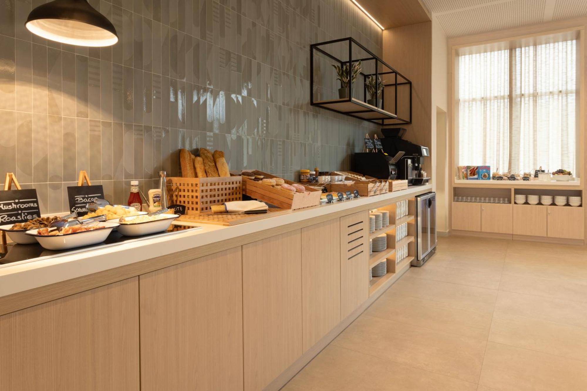 Hotel Staybridge & By Ihg *