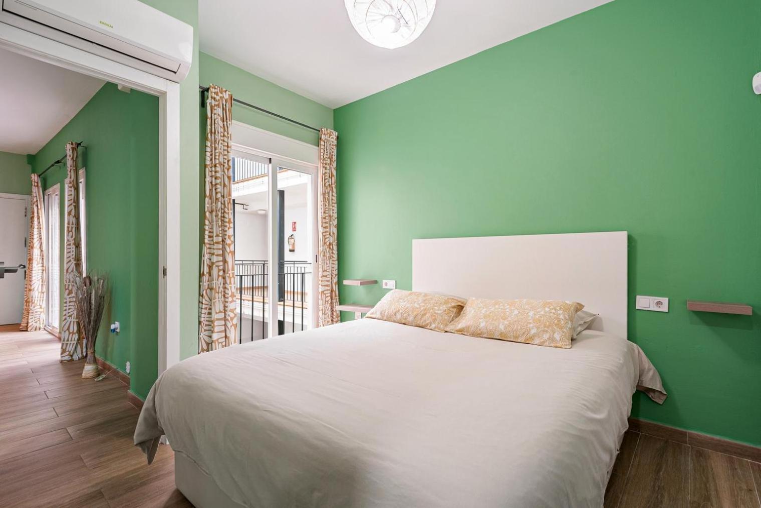Apartment 1 Bedroom Flat In Center *