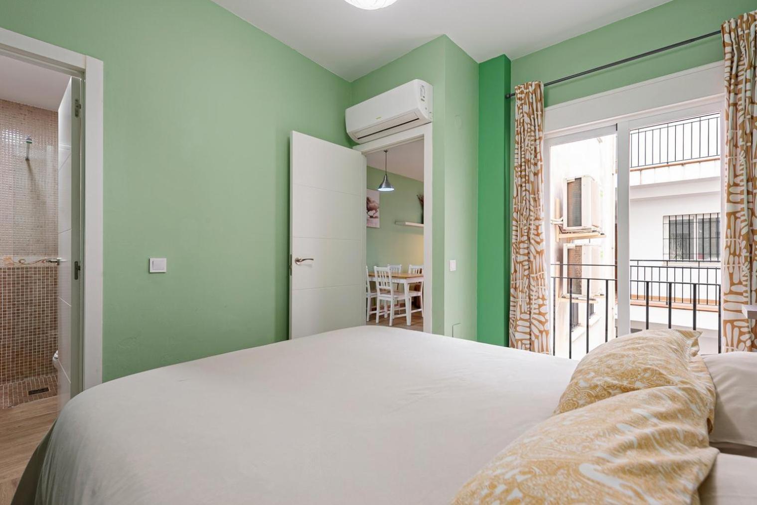 Apartment 1 Bedroom Flat In Center