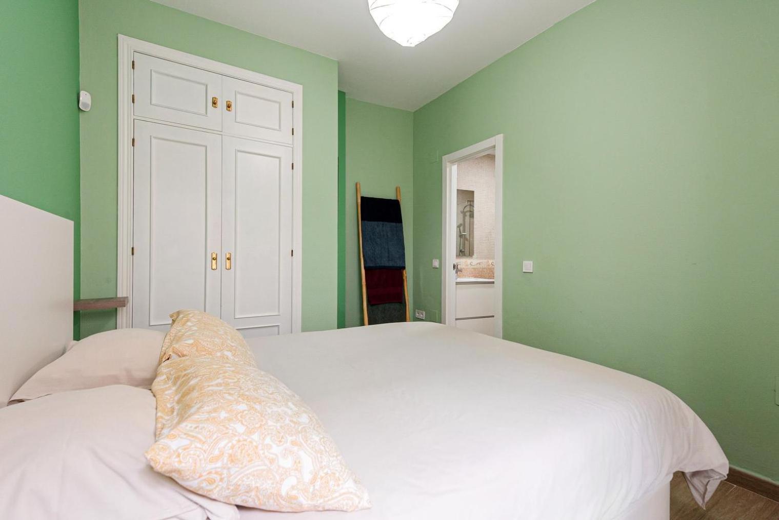 Apartment 1 Bedroom Flat In Center Málaga
