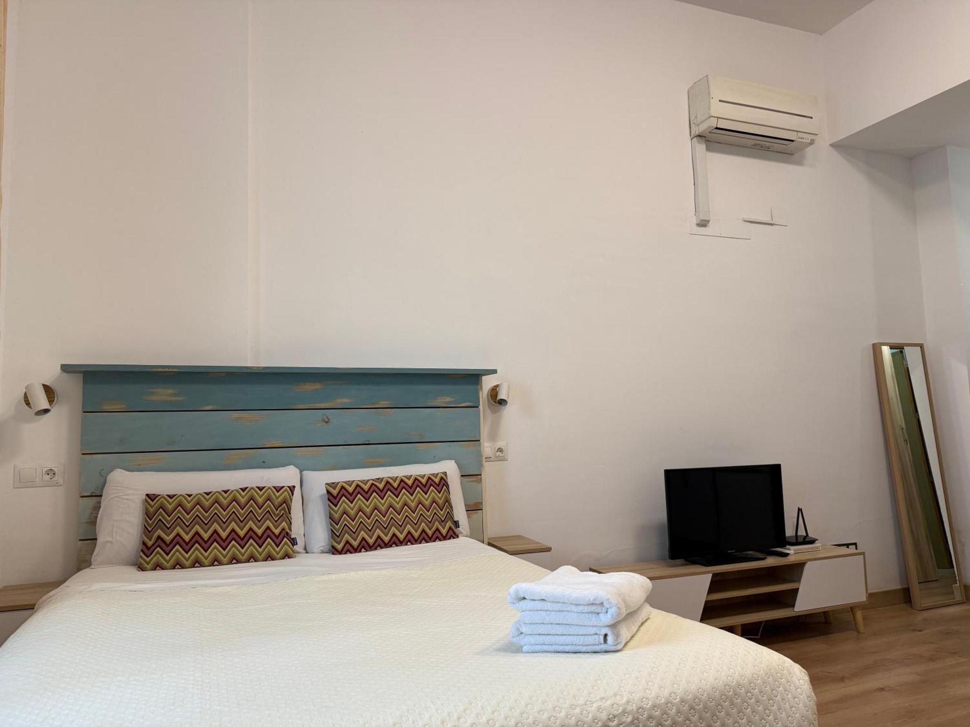 Lovely In The Heart Of Free Swimming Pool * Malaga
