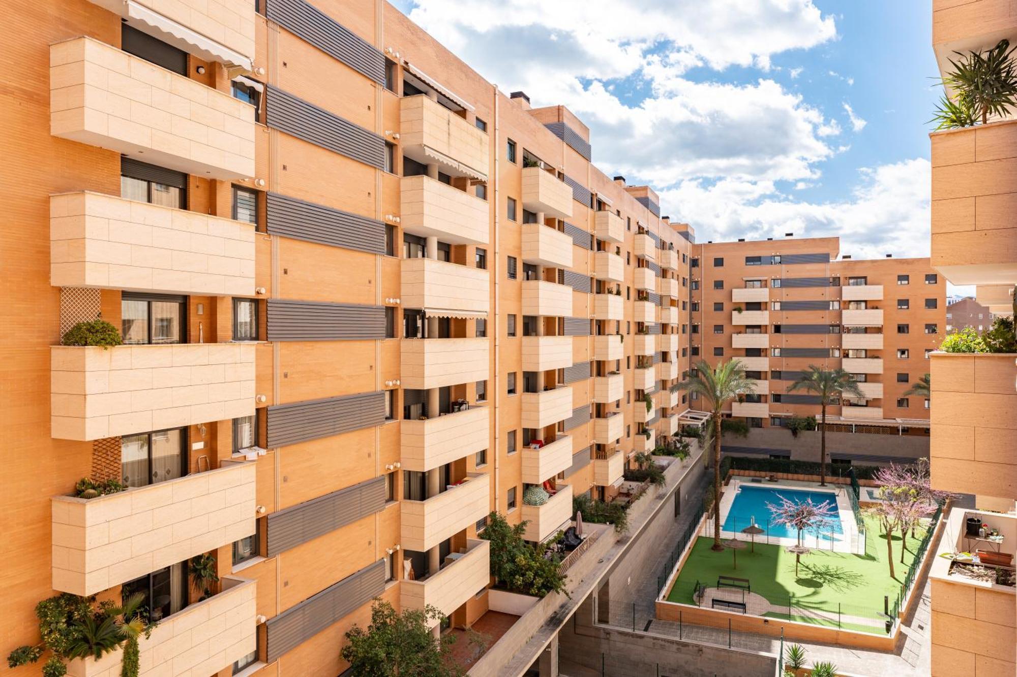 Maria Zambrano Center & Parking Apartment *