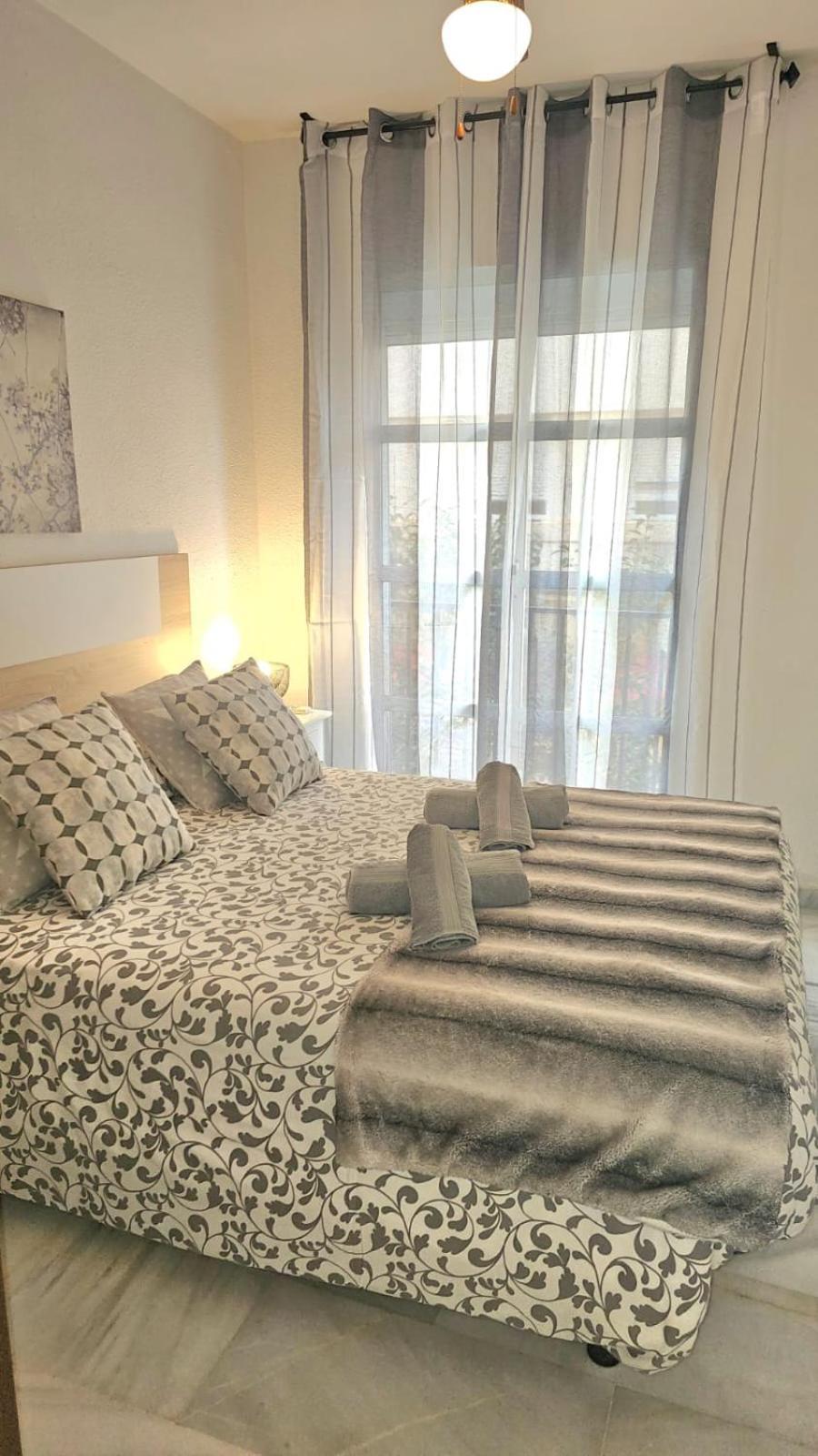 Ideal One Bedroom Center Apartment