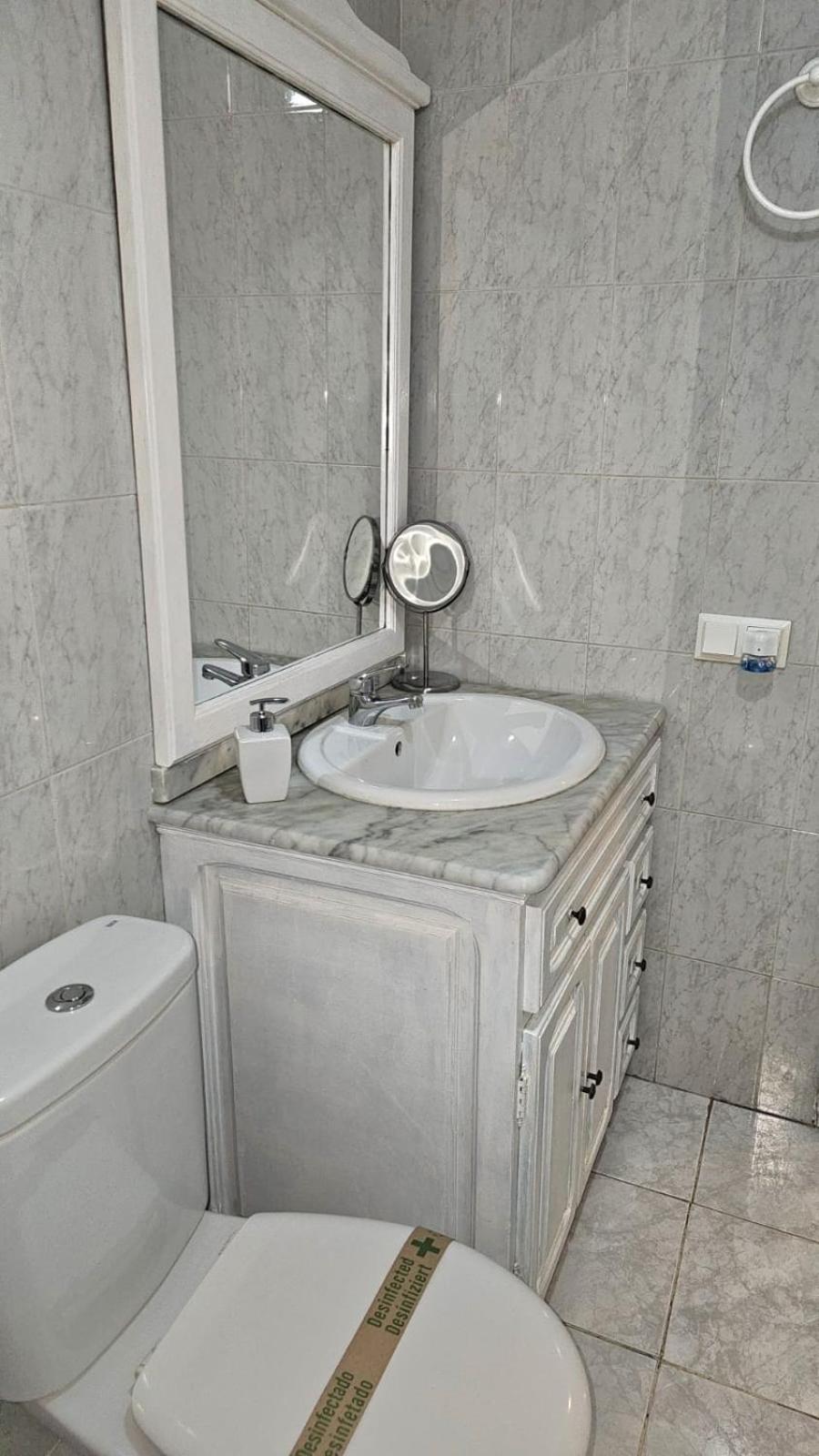 Ideal One Bedroom Center Apartment