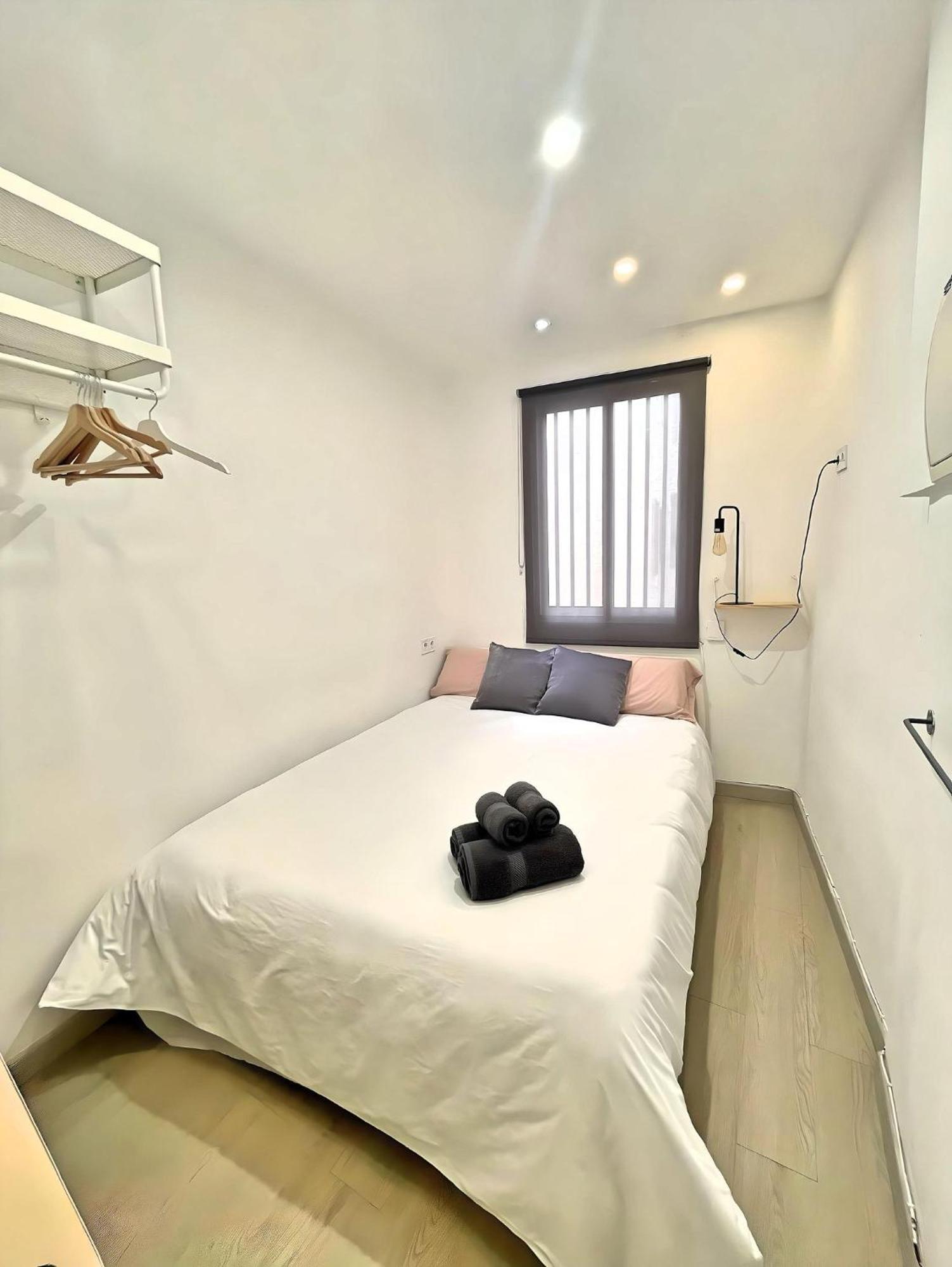 Excellent Location Centro Historico 2 Bed Flat Malaga