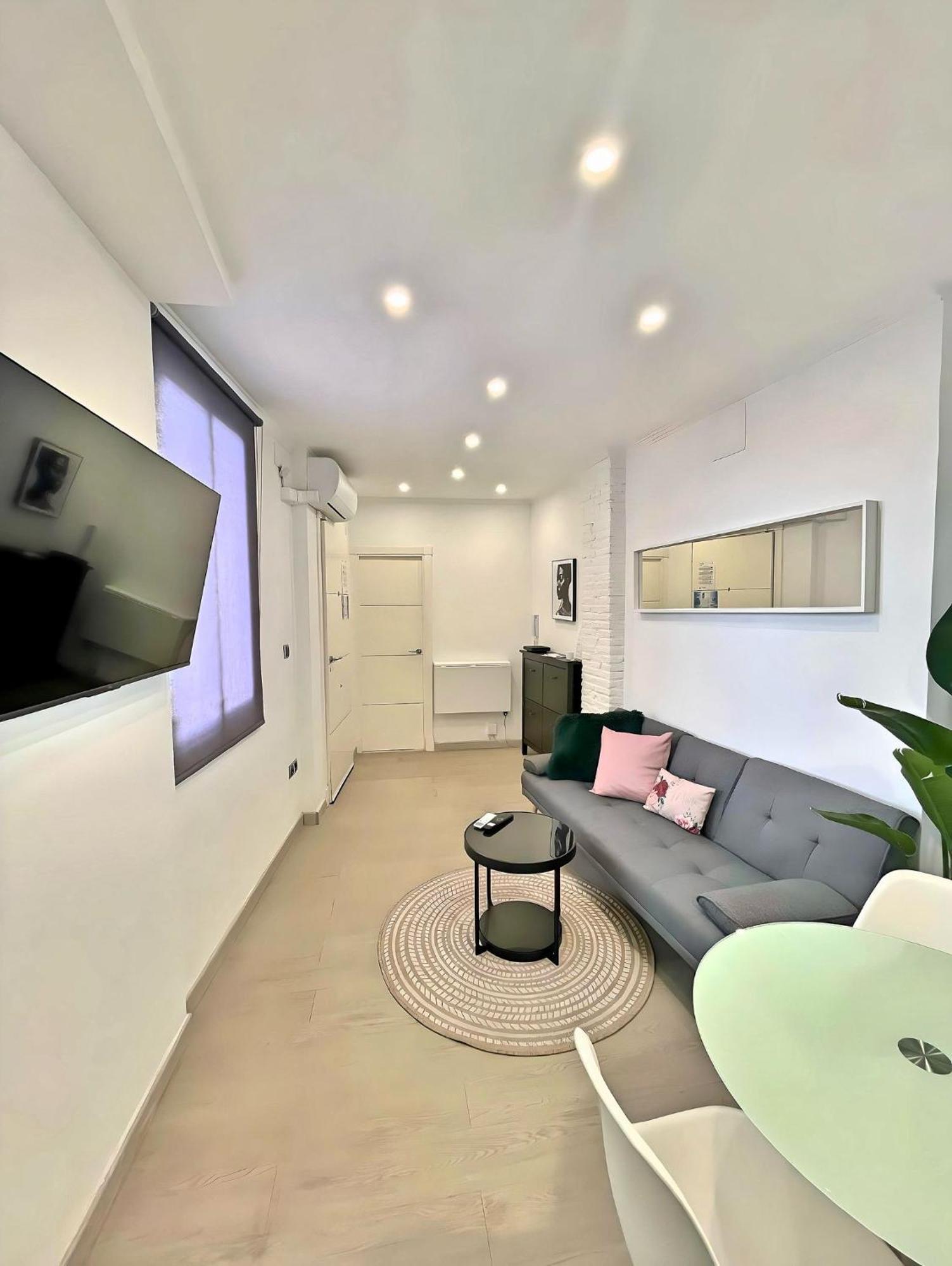 Excellent Location Centro Historico 2 Bed Flat Apartment *