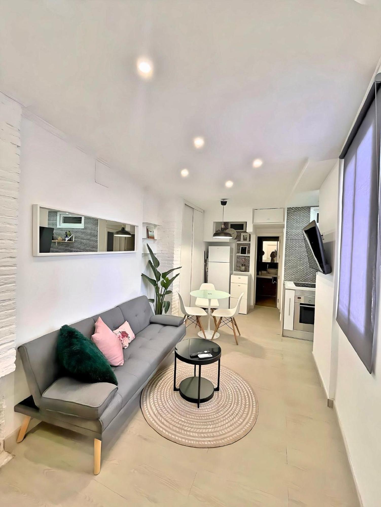 Excellent Location Centro Historico 2 Bed Flat *