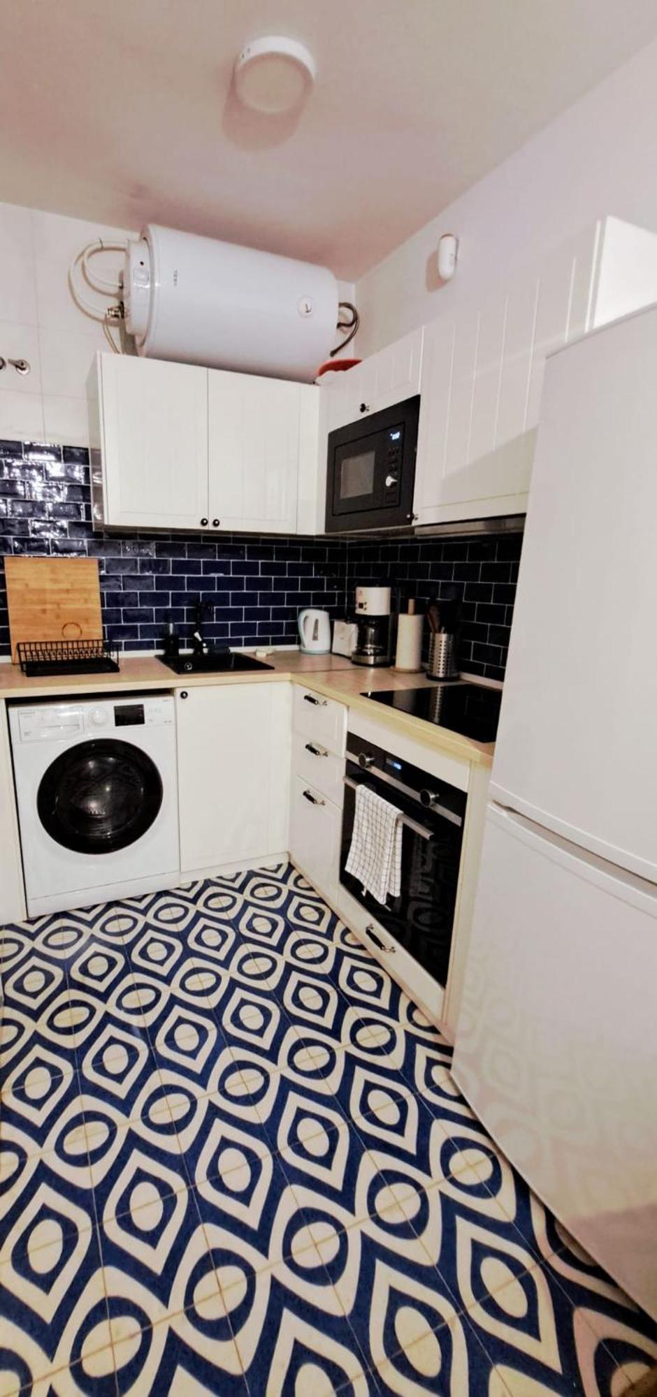 Happy Travel Molina 6 Apartment *
