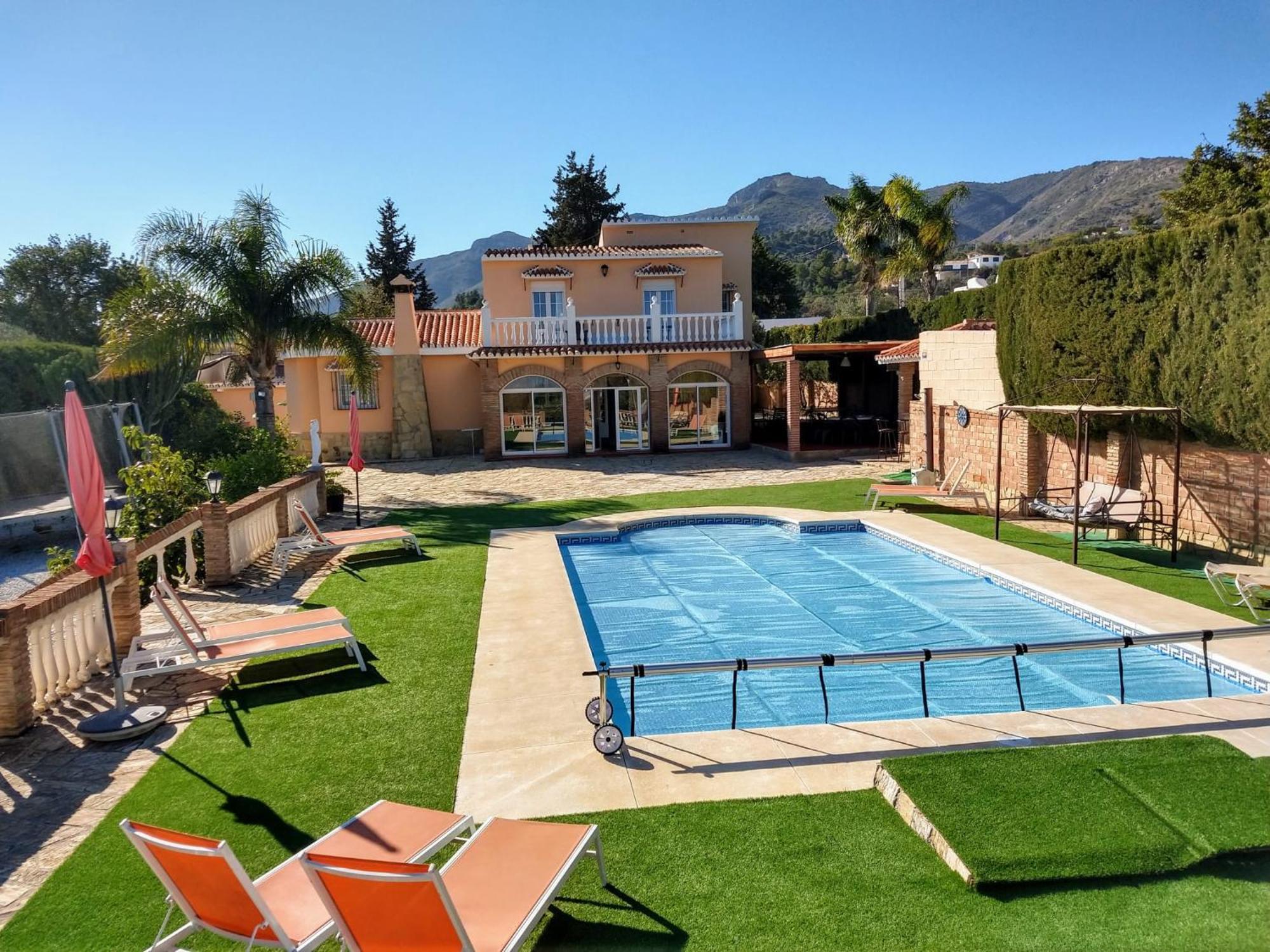Buenavista - Sea View, Private Heated Pool, Spa, 5 Bedrooms Villa Malaga