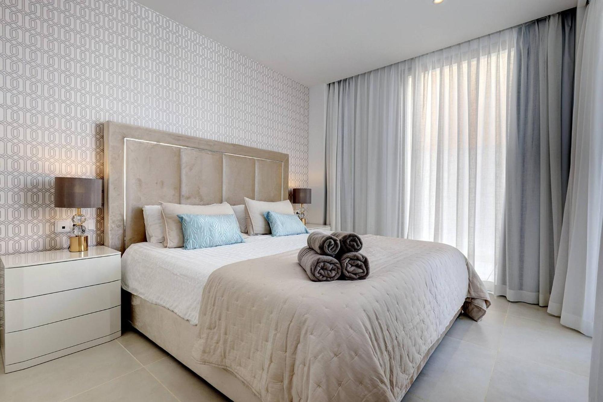 092 - Modern, Spacious El Higueron With Private Garden & Bbq * Malaga