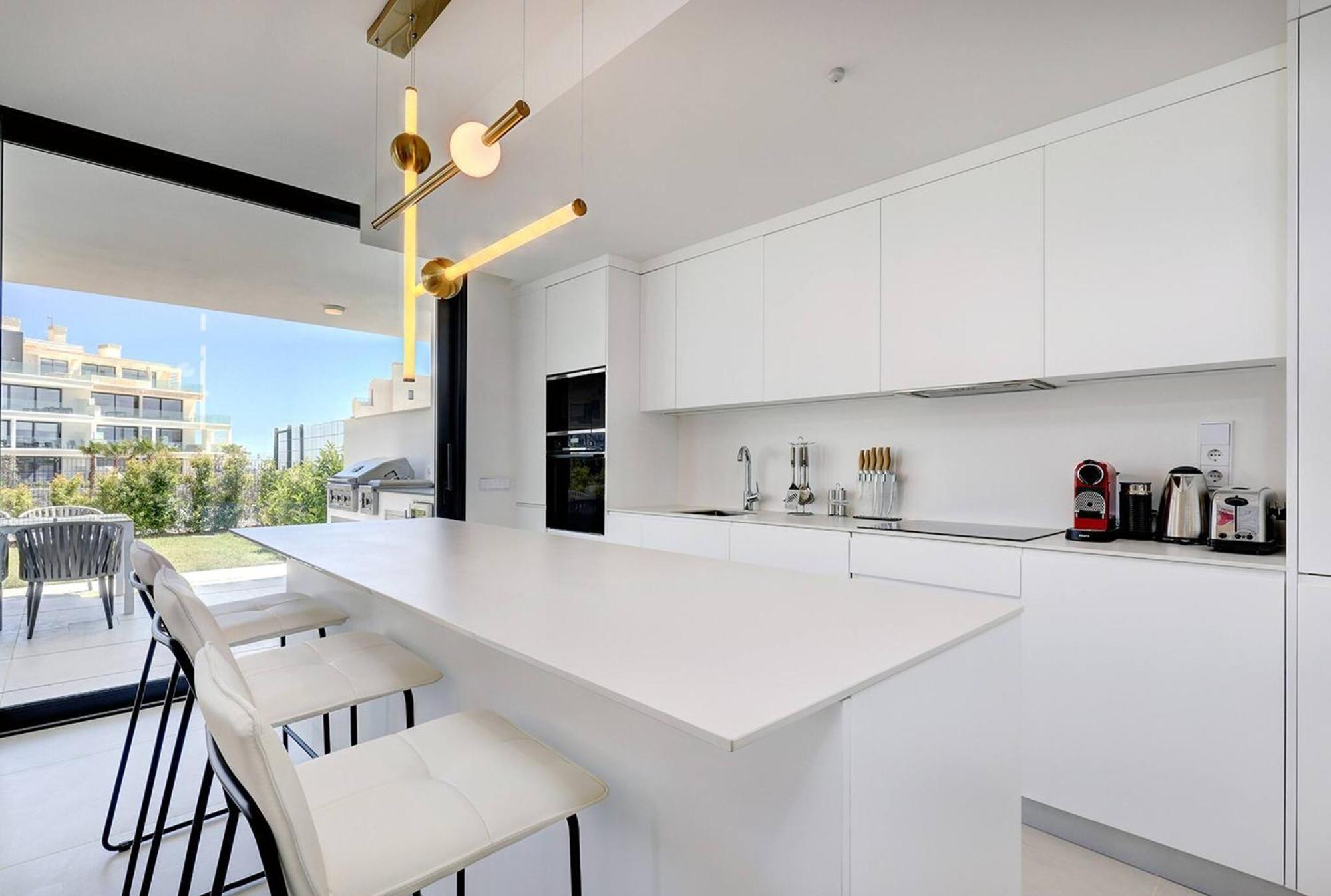 Apartment 092 - Modern, Spacious El Higueron With Private Garden & Bbq *