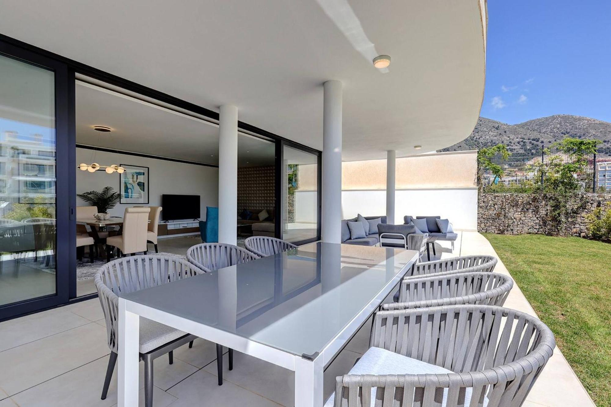 Apartment 092 - Modern, Spacious El Higueron With Private Garden & Bbq Malaga