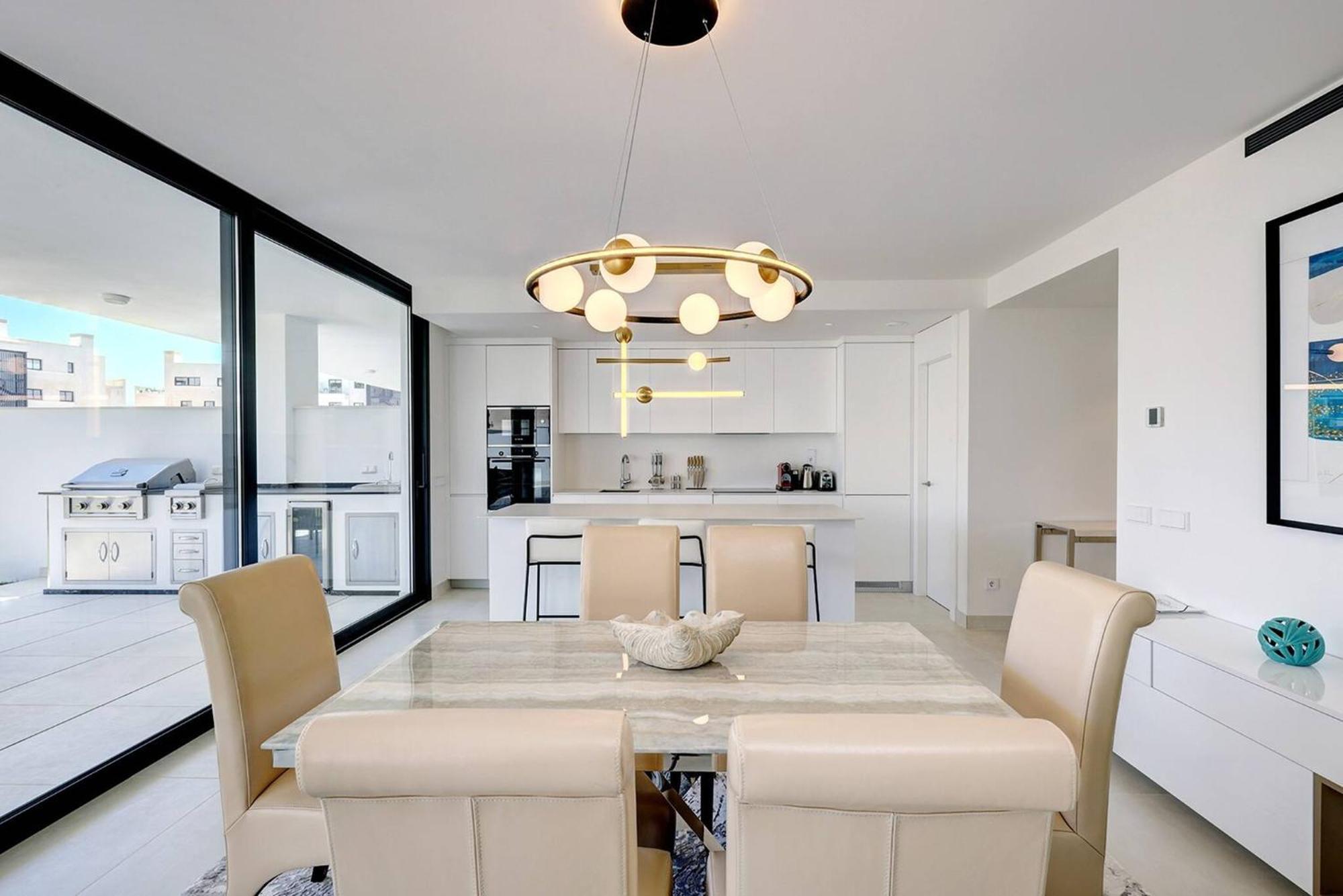 092 - Modern, Spacious El Higueron With Private Garden & Bbq Apartment Malaga