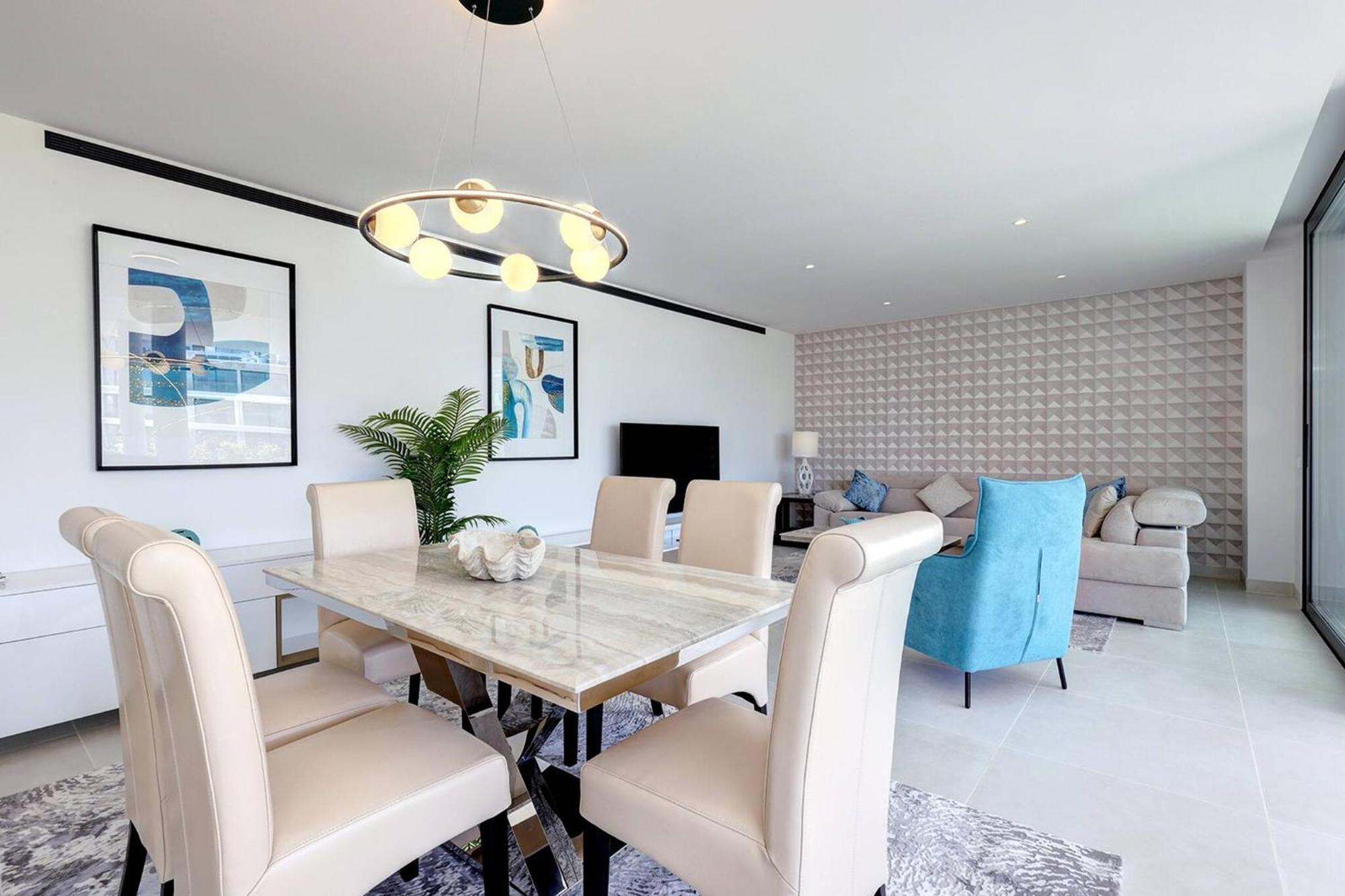 092 - Modern, Spacious El Higueron With Private Garden & Bbq