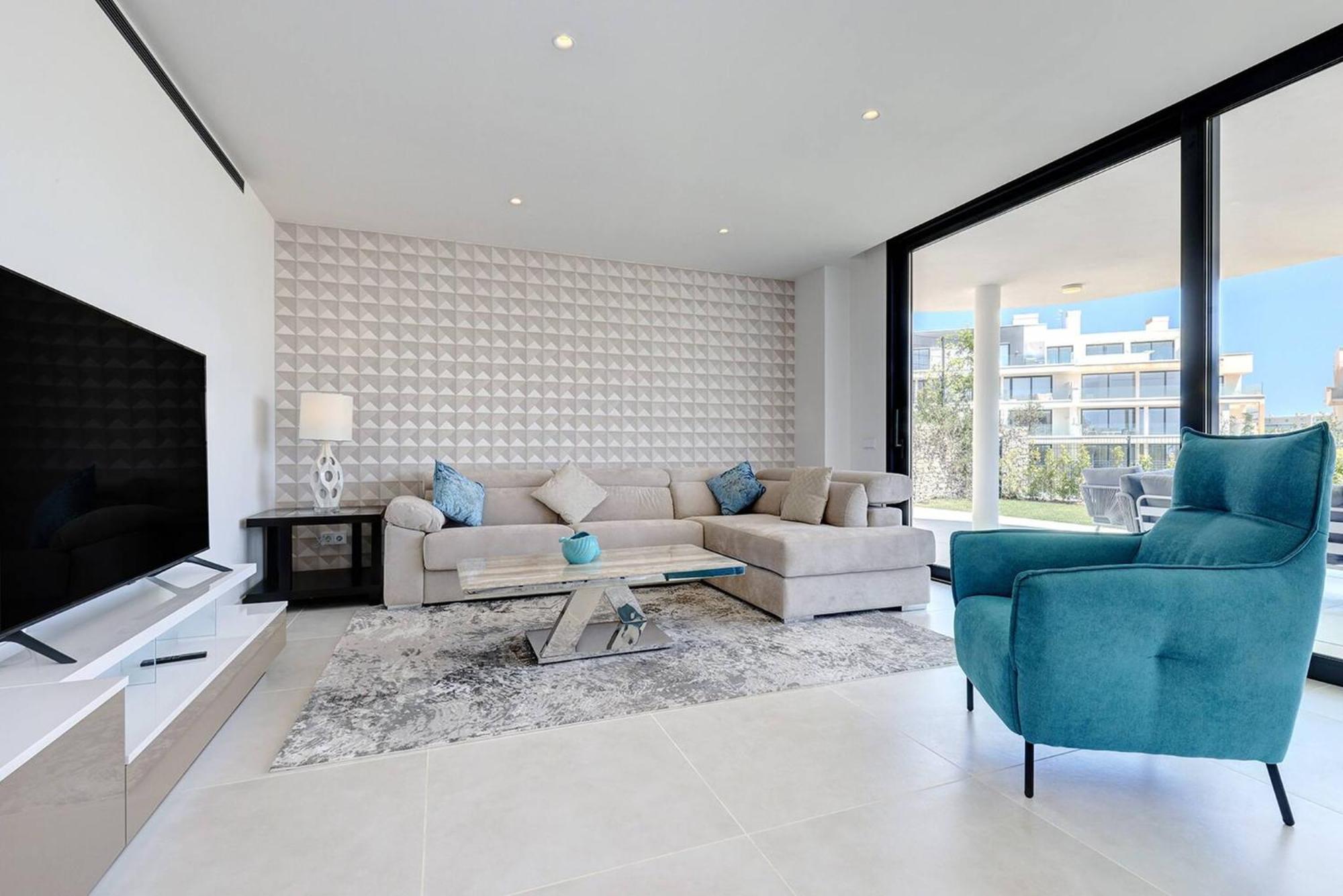 092 - Modern, Spacious El Higueron With Private Garden & Bbq * Malaga