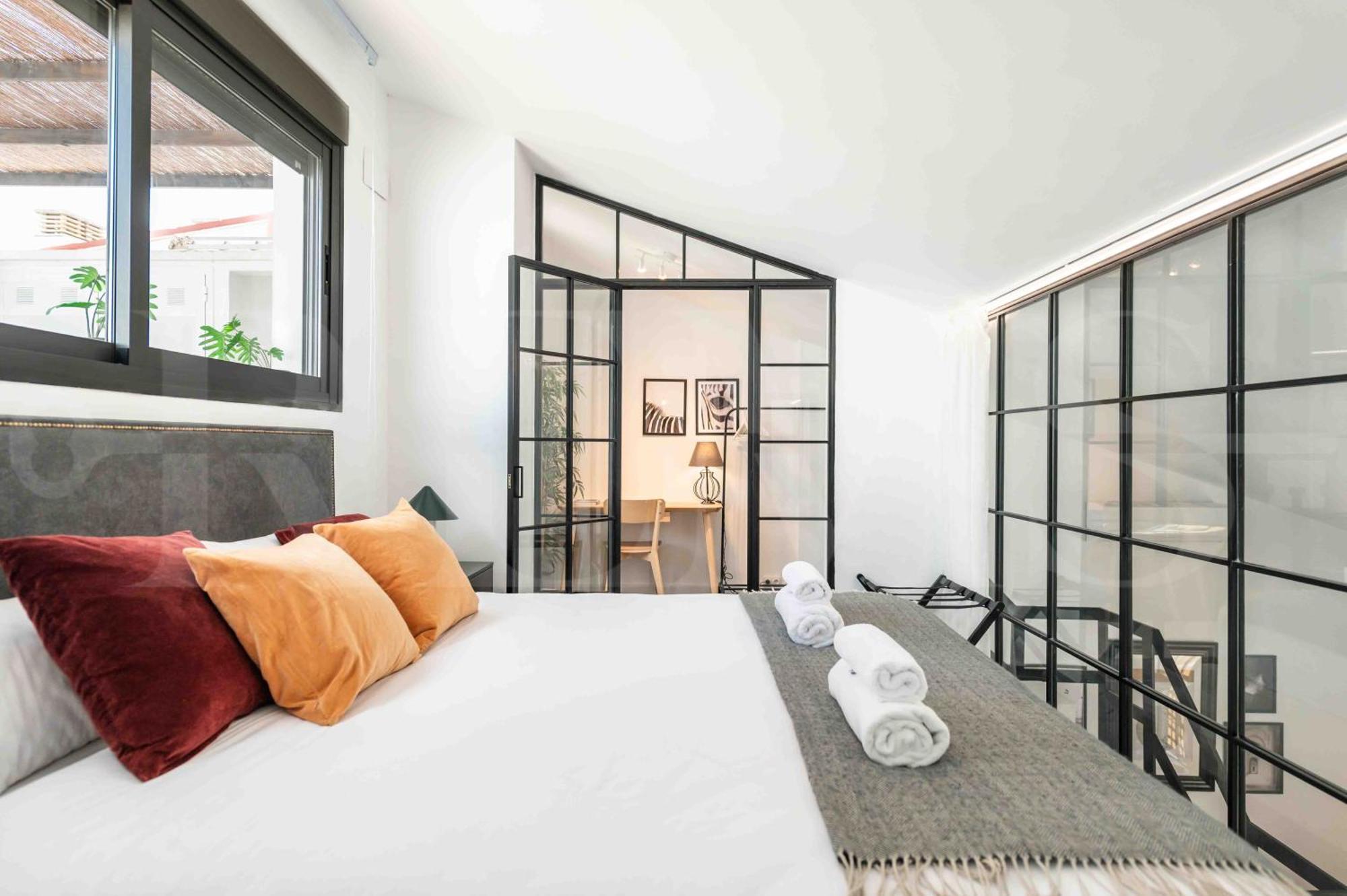 Bright Spacious Duplex With Terrace By Rems *
