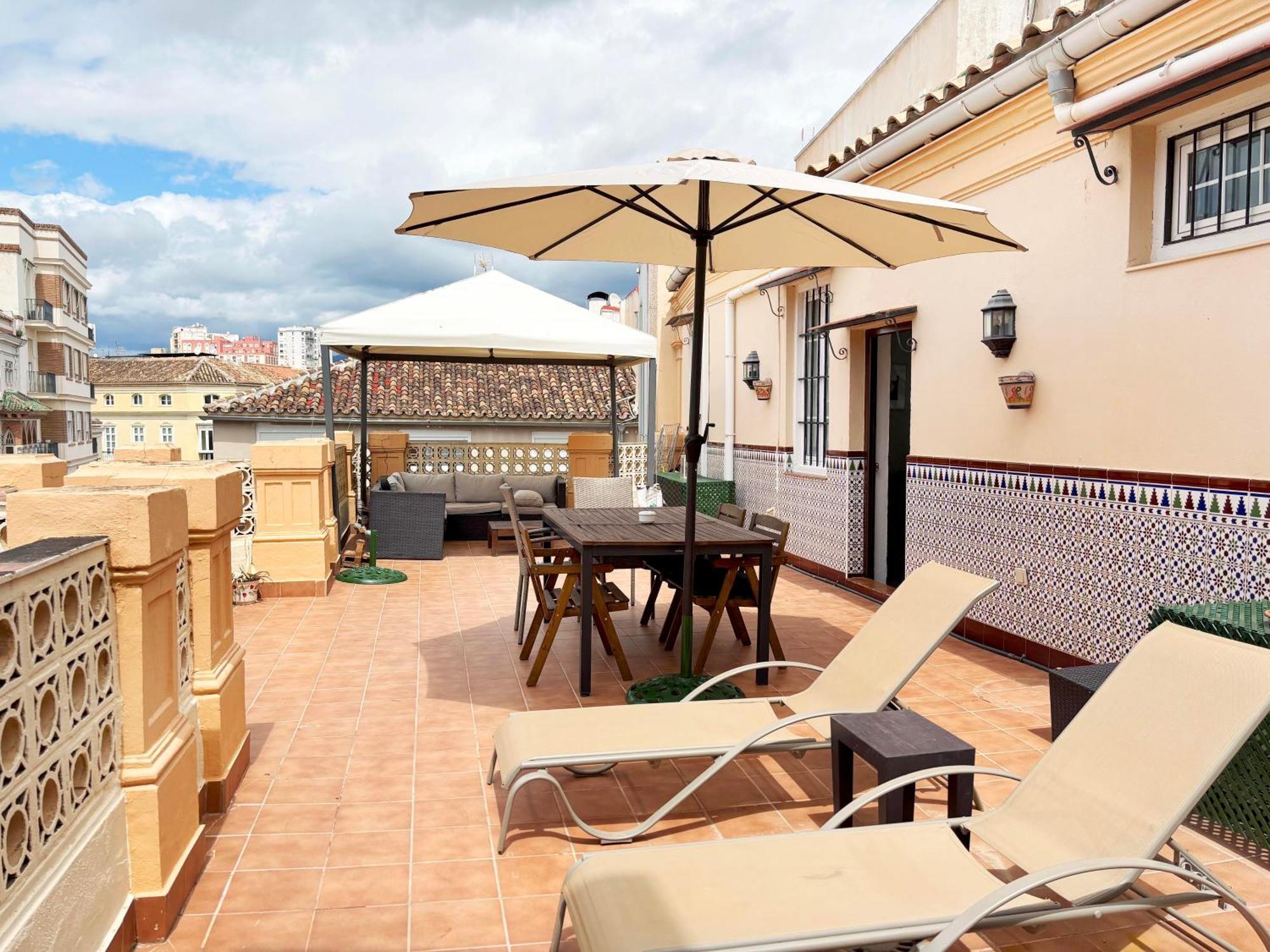 Atico Centro Suitemalaga Apartment