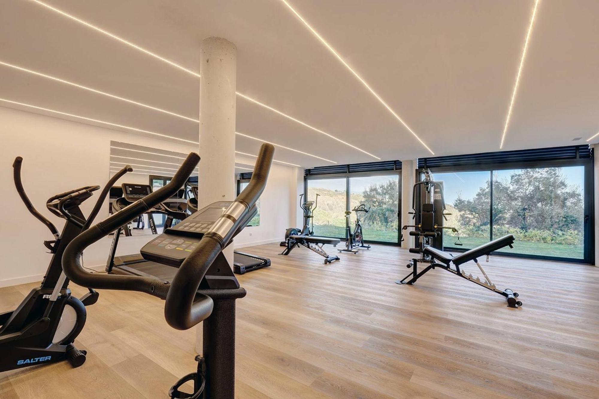 085 Modern In Trendy La Cala Golf *