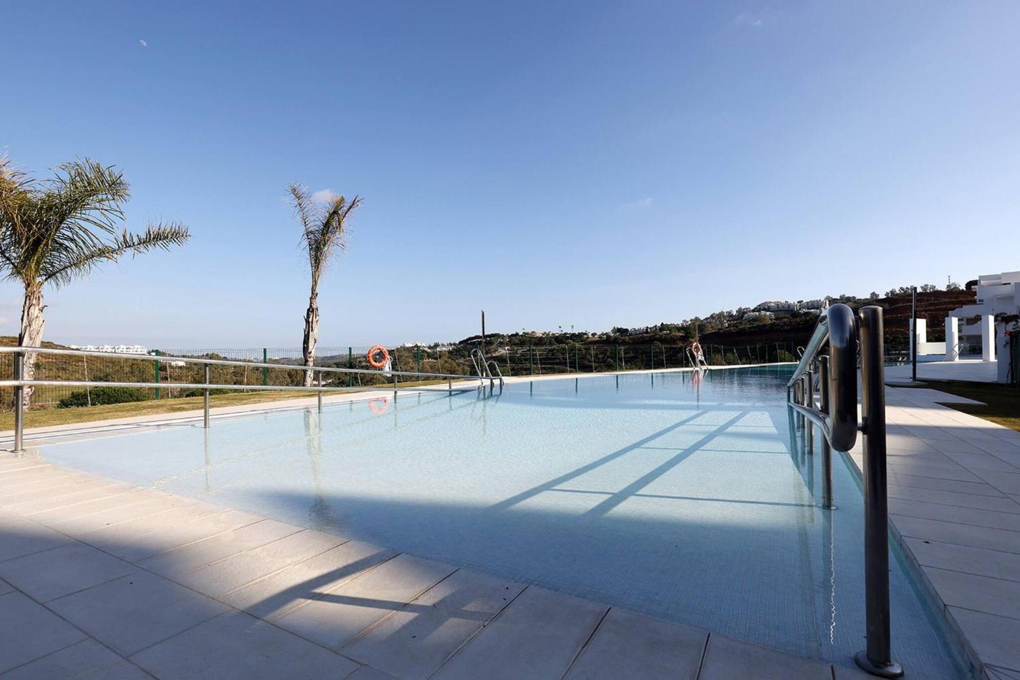 085 Modern In Trendy La Cala Golf Apartment Malaga