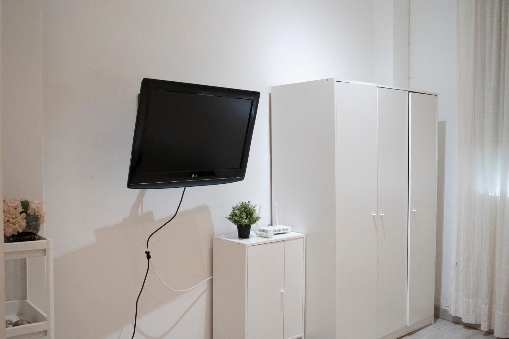 Estupendo Estudio Al Lado De Plaza La Merced Apartment