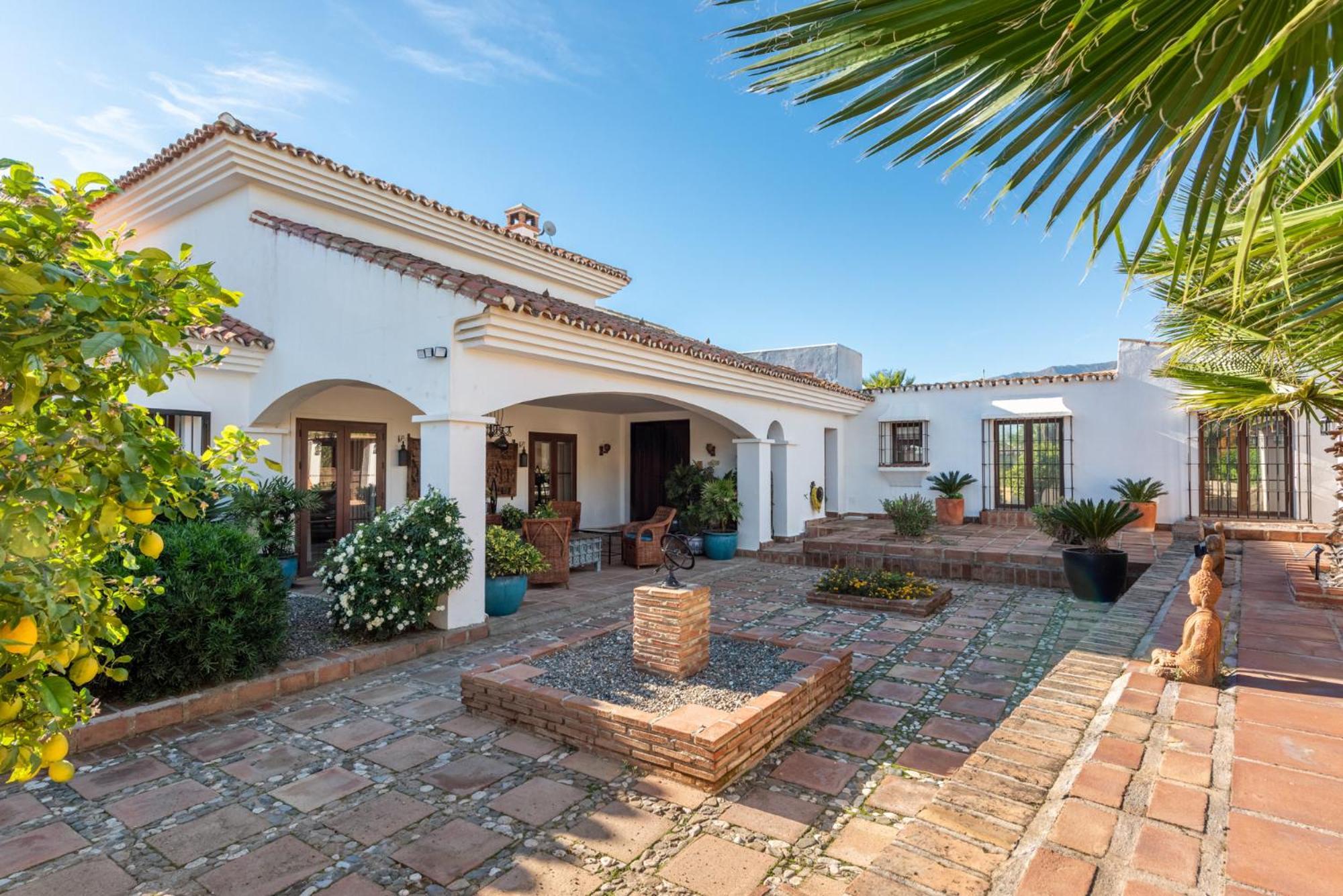 Gorgeous Spanish Chalet, Pool And Views Chalet Malaga