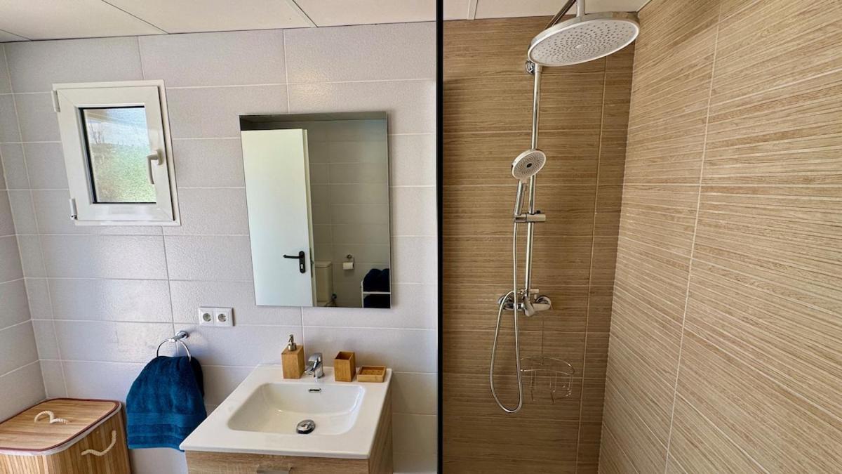 Ferienhaus De Diseno Con Piscina Y Barbacoa