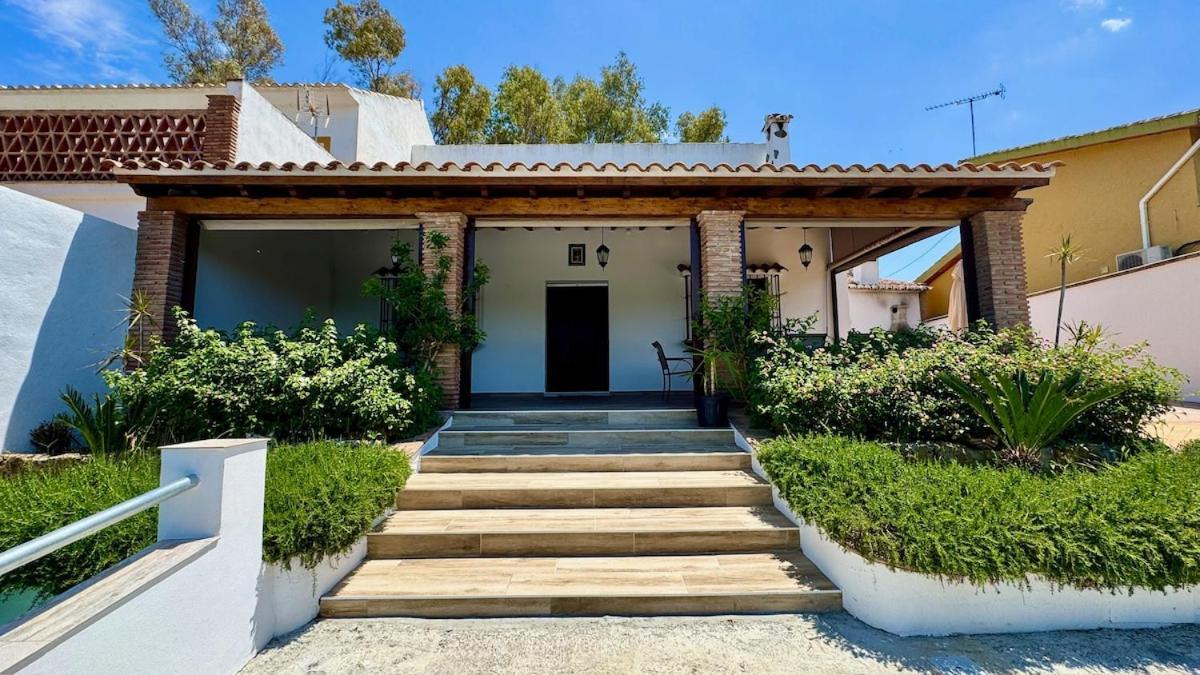 De Diseno Con Piscina Y Barbacoa Ferienhaus Málaga