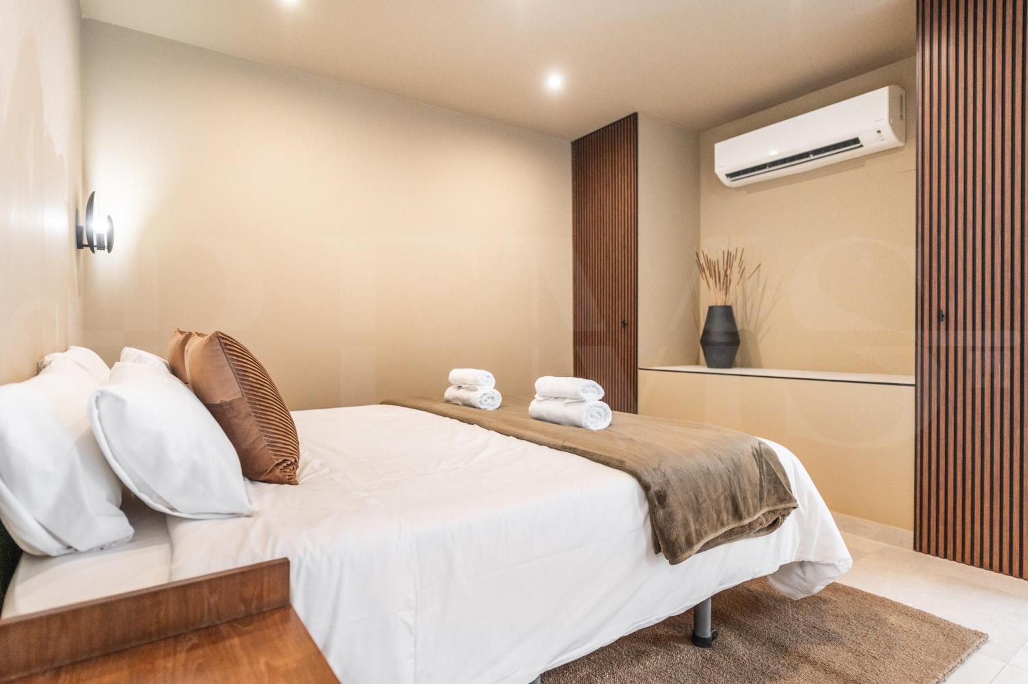 Apartment Penthouse & Private Rooftop In The Heart Of By Rems *
