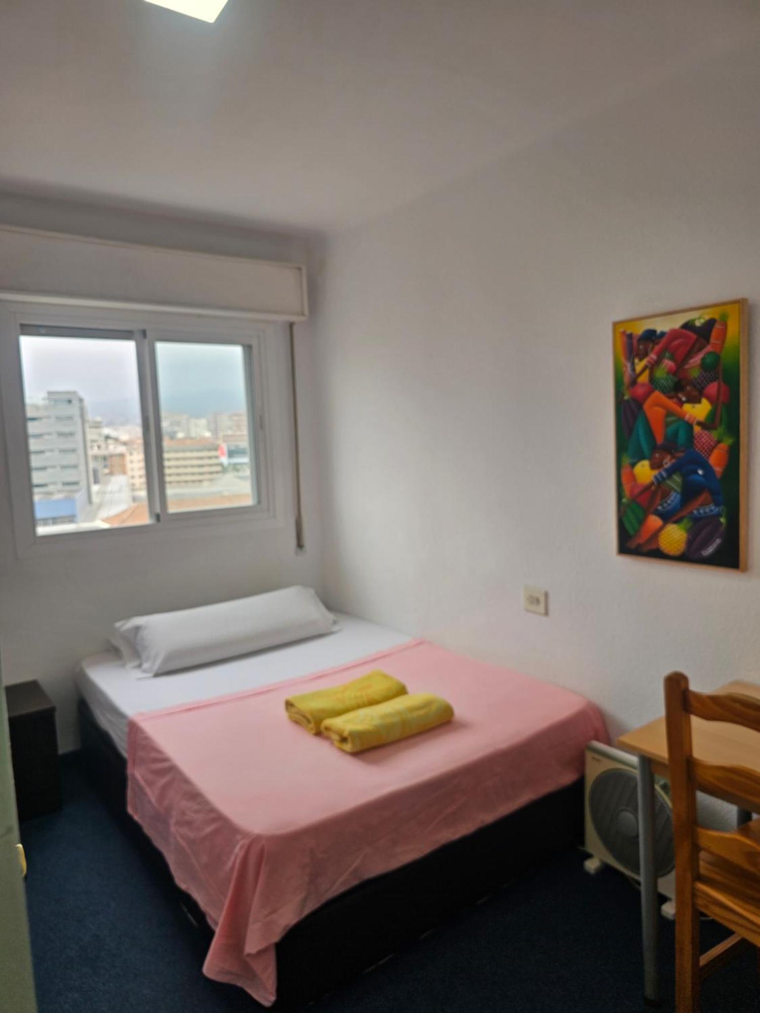 Privada Centro Cerca De La Estacion De Tren Maria Zambrano Y Del Centro Historico Y De La Playa Privatunterkunft *