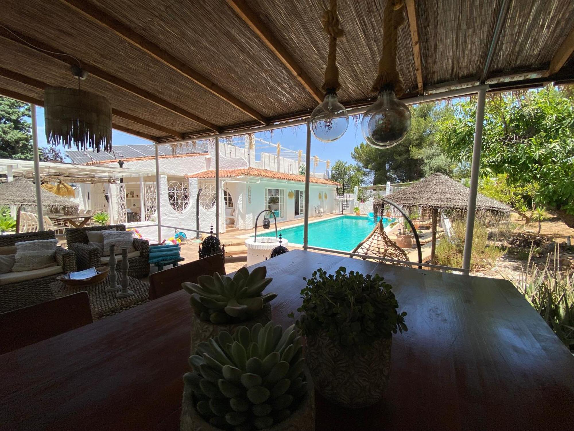 Dos Hermanos Villa