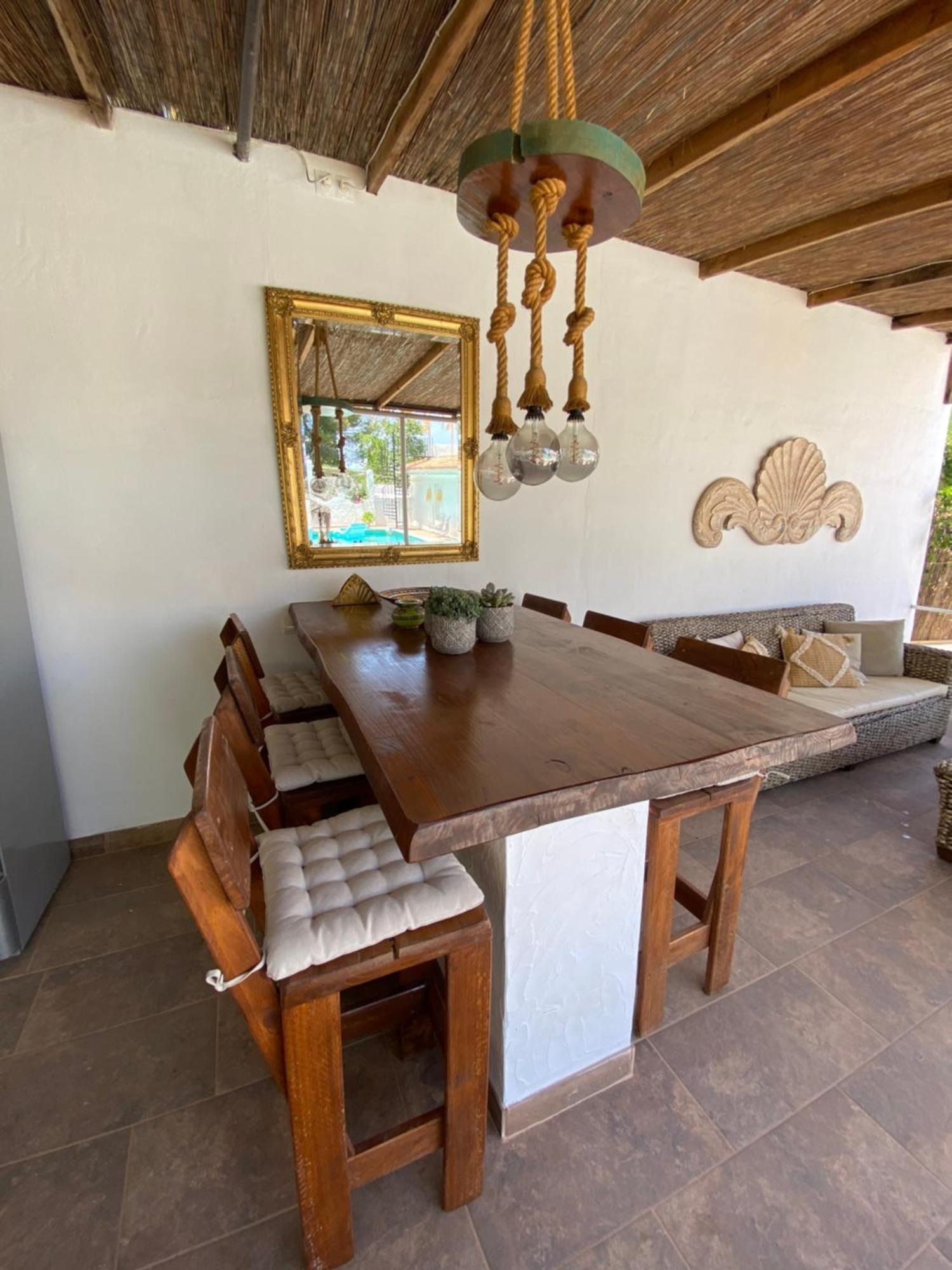 Dos Hermanos Villa
