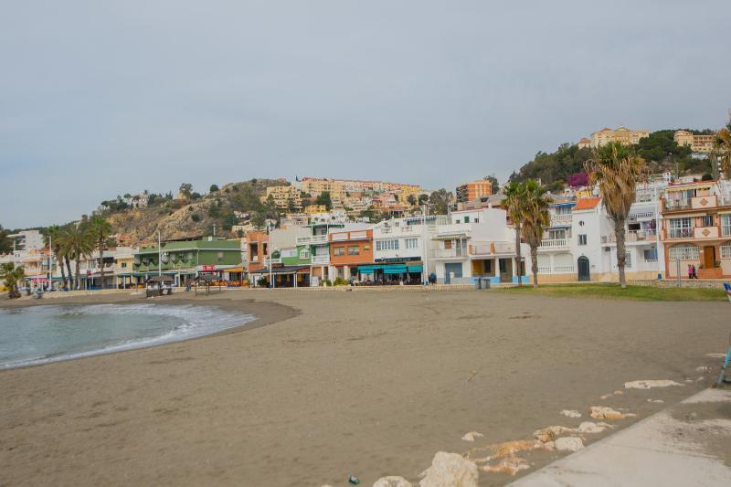 Malagaonbeach 1 - Two Bedrooms - Up To 3 People - 10 Meters * Málaga