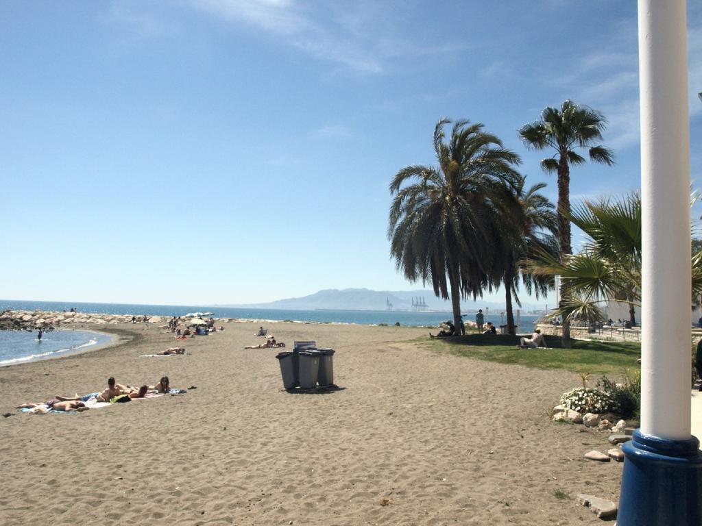 Malagaonbeach 1 - Two Bedrooms - Up To 3 People - 10 Meters * Málaga