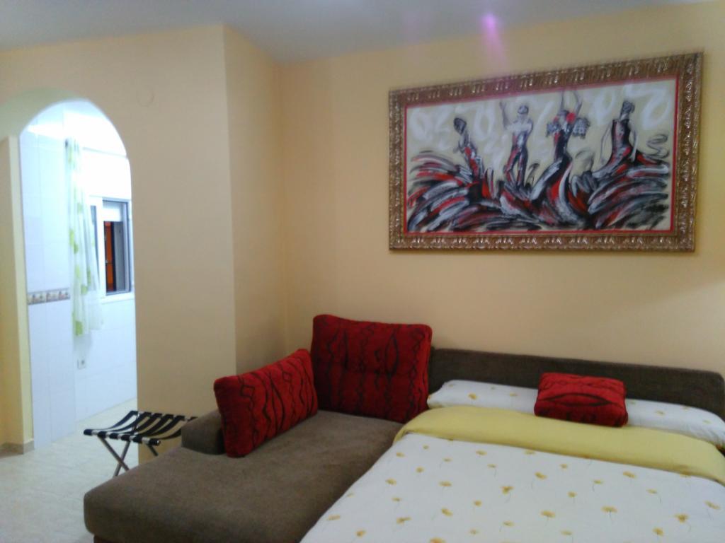 Las Flores Apartment *