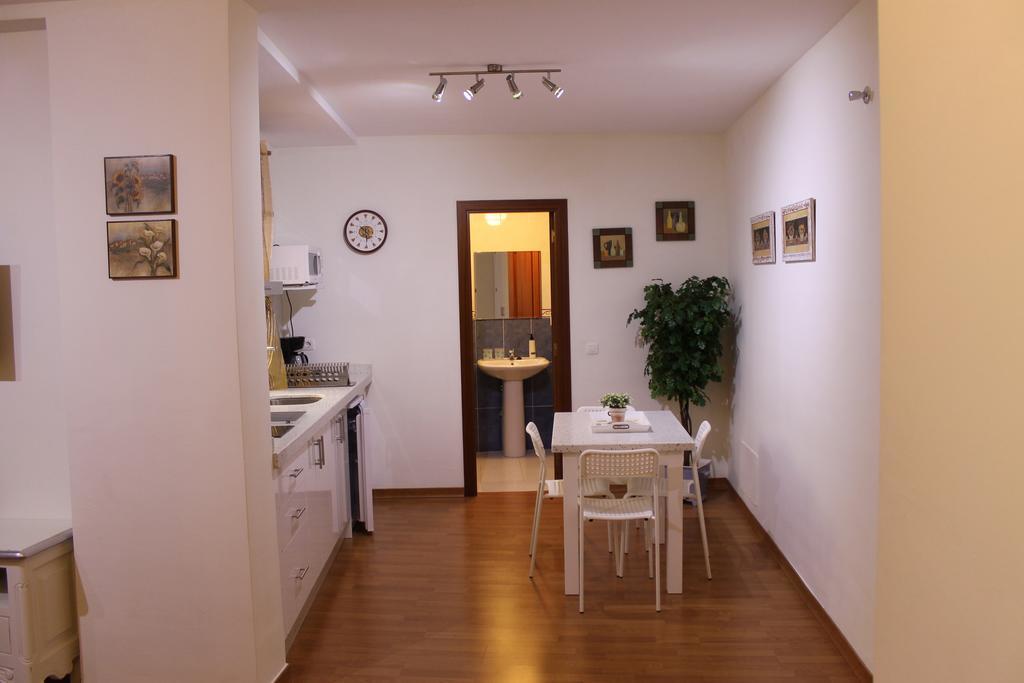 Las Flores Apartment *