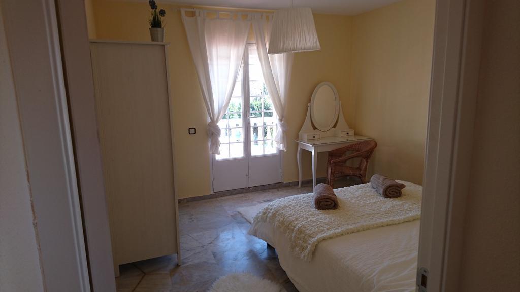 Buenavista - Sea View, Private Heated Pool, Spa, 5 Bedrooms Malaga
