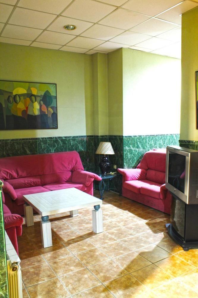 La Casa De Enfrente 2*