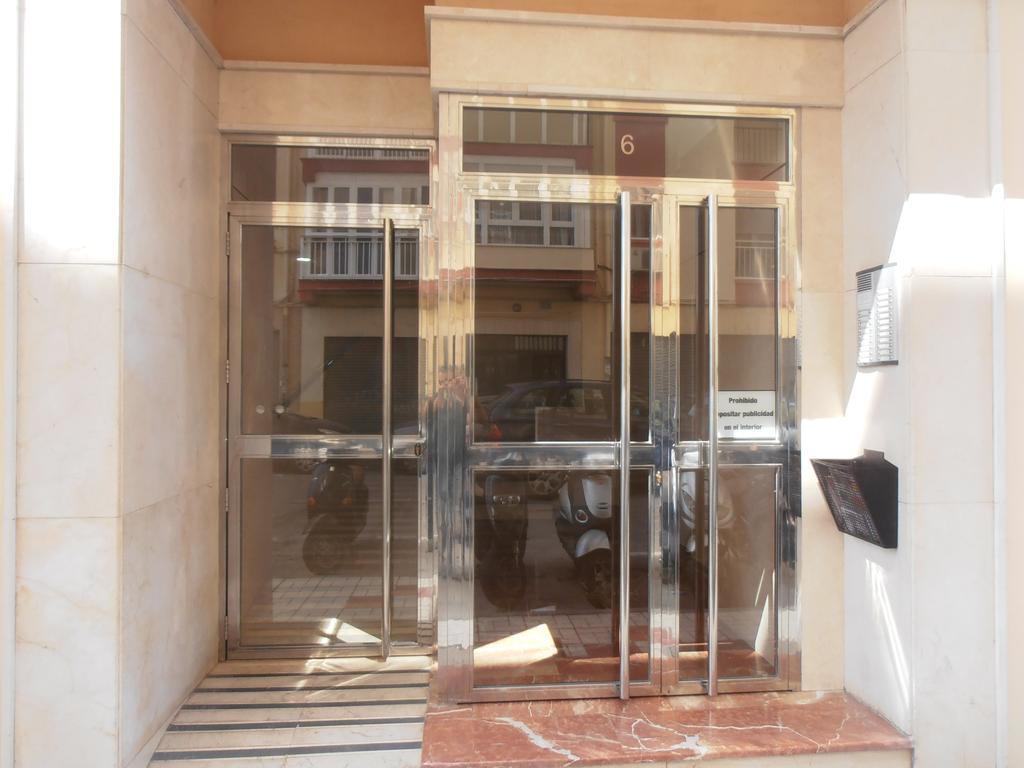 Center And Next To The 3 Bedrooms Appartement