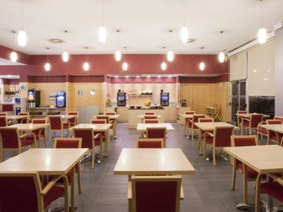 Hotel Express Airport By Ihg 3*