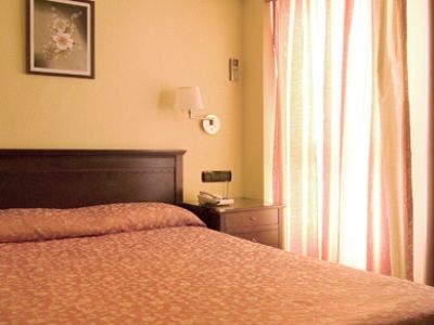 Carlos V Hotel 2*