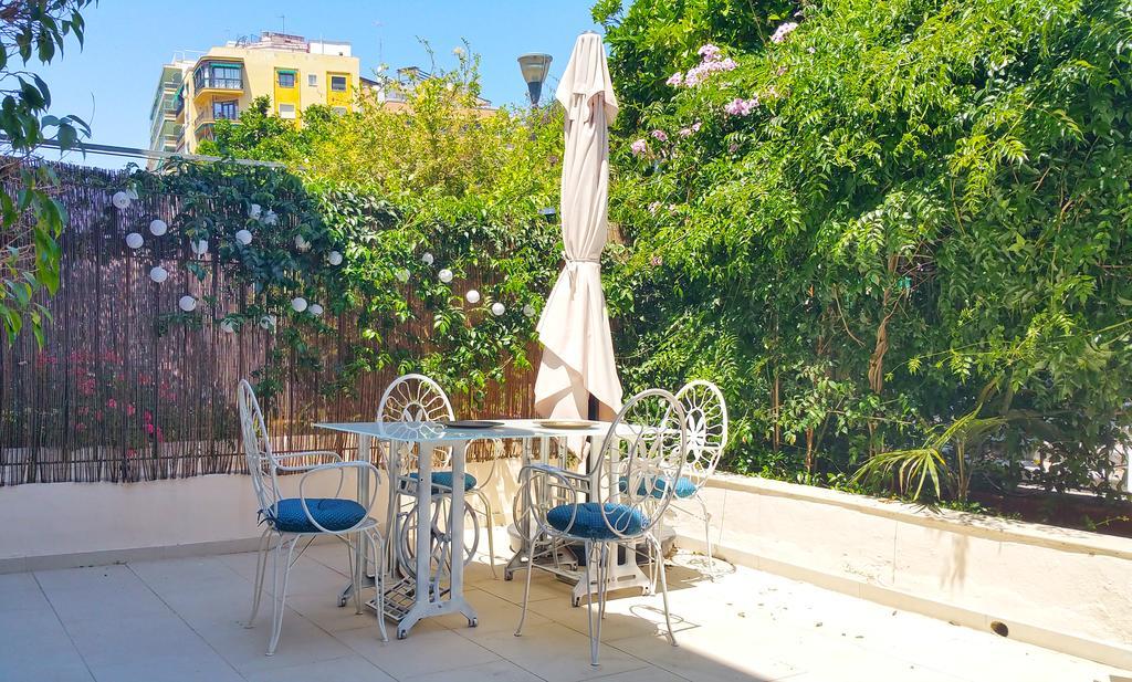 Bed & Breakfast La Casa Azul + Malaga