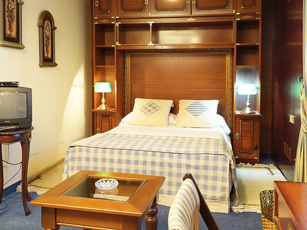 Villa With Private Pool,near The , Bbq, Wifi *