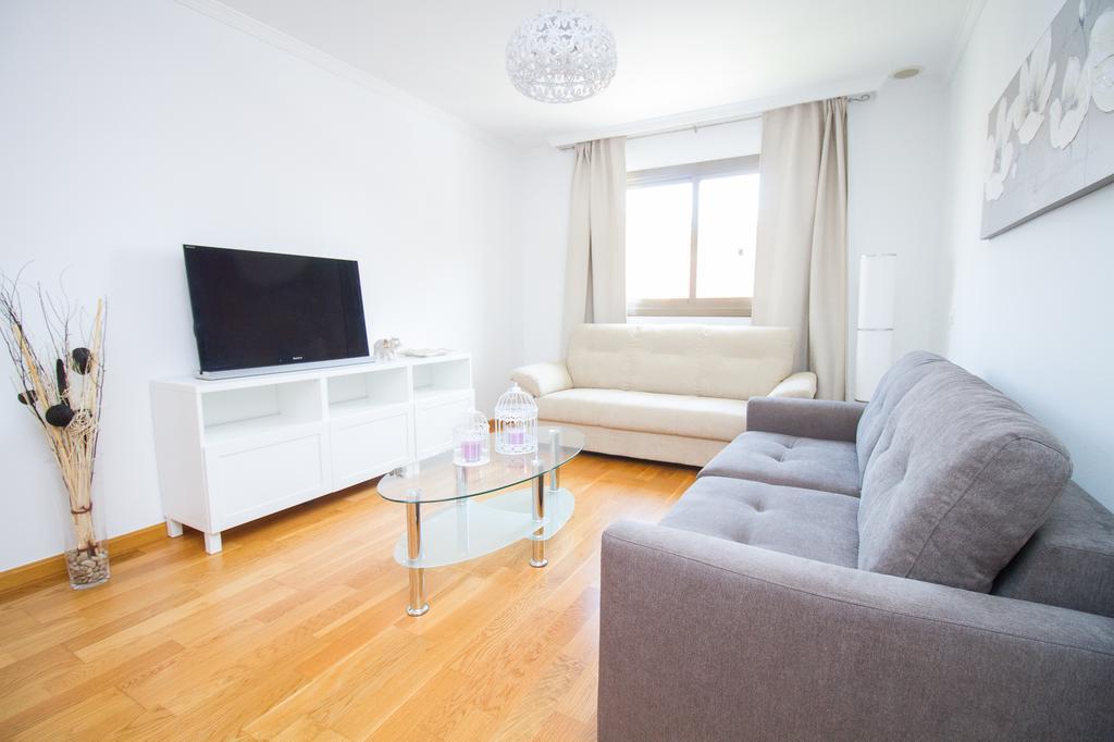 Wonderstays La Estacion Apartment