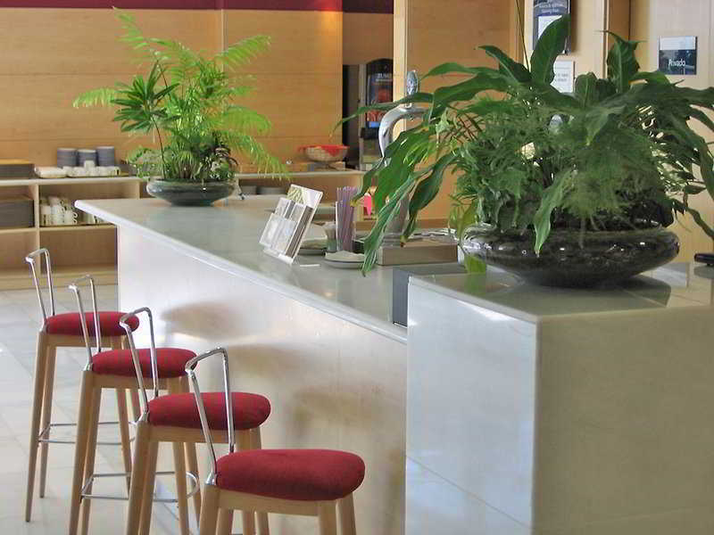 Hotel Express Airport By Ihg 3*
