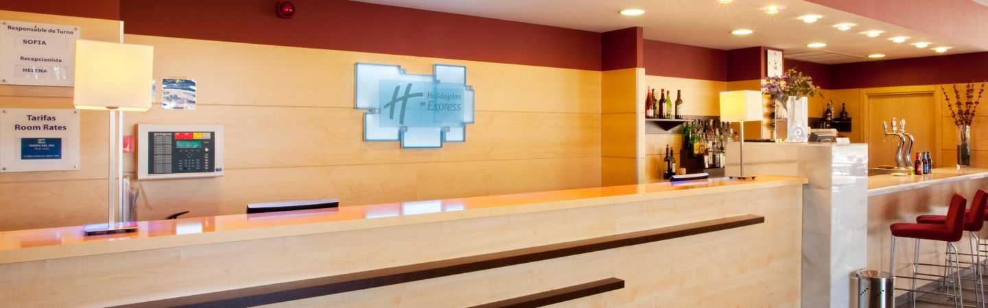 Hotel Express Airport By Ihg 3*