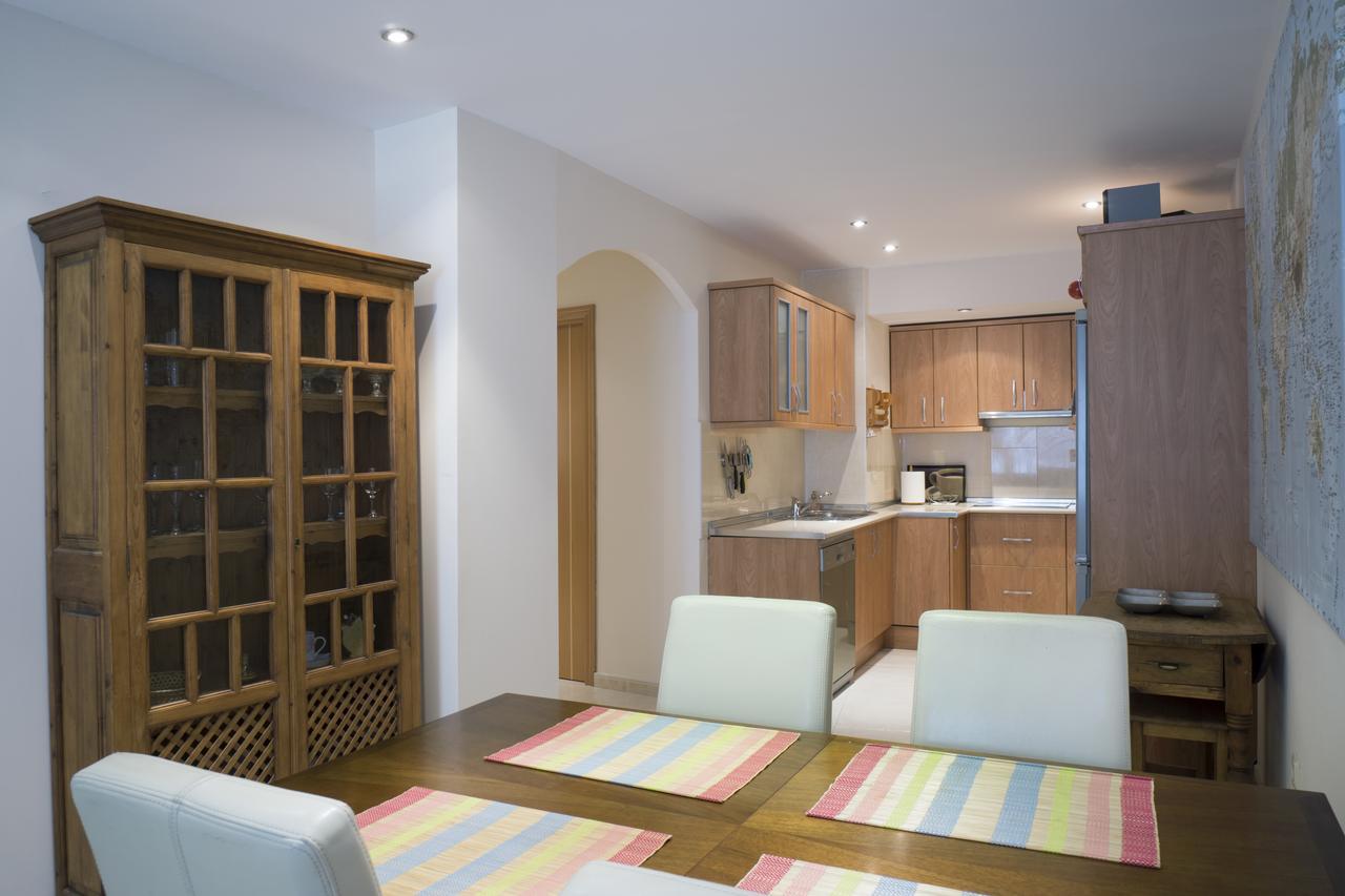 Plaza De Las Flores Apartment *