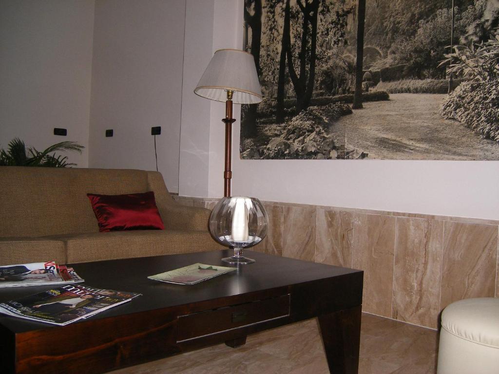 Carlos V Hotel 2*