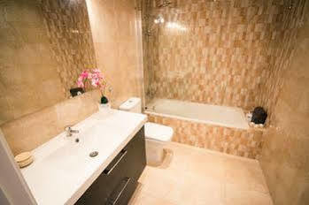 Holidays 2 Hotel