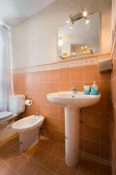 Hotel Holidays 2 Malaga