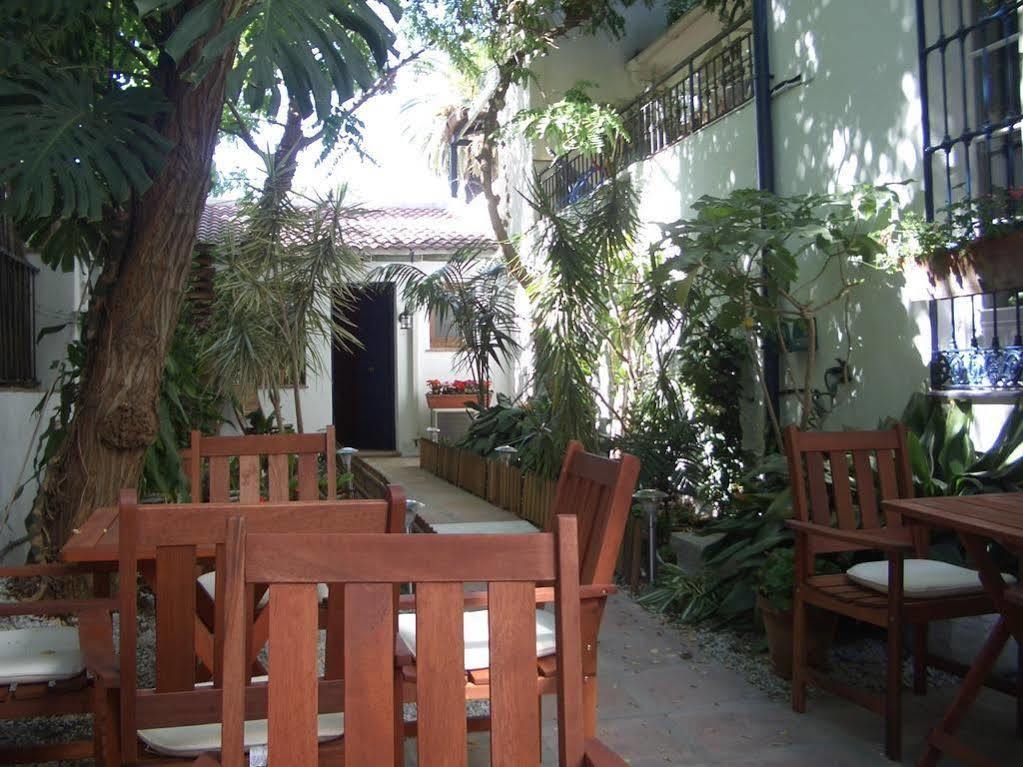 Acacias Guest house 2*
